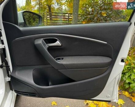 Белый Фольксваген Поло, объемом двигателя 1.2 л и пробегом 238 тыс. км за 9490 $, фото 27 на Automoto.ua