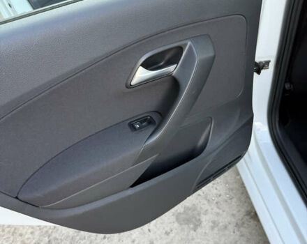 Білий Фольксваген Поло, об'ємом двигуна 1.4 л та пробігом 143 тис. км за 10700 $, фото 17 на Automoto.ua