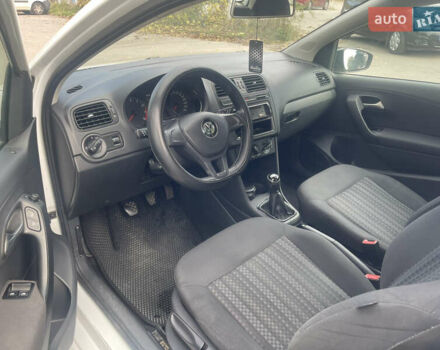 Білий Фольксваген Поло, об'ємом двигуна 1.2 л та пробігом 240 тис. км за 5800 $, фото 14 на Automoto.ua