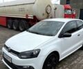 Белый Фольксваген Поло, объемом двигателя 1.2 л и пробегом 200 тыс. км за 6100 $, фото 1 на Automoto.ua