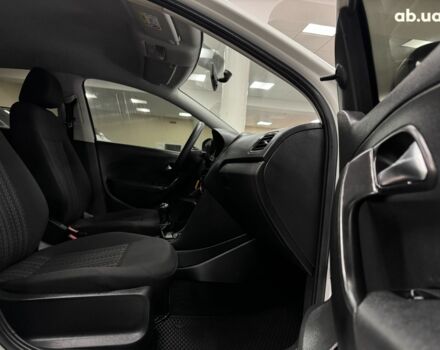 Білий Фольксваген Поло, об'ємом двигуна 1.6 л та пробігом 139 тис. км за 8700 $, фото 7 на Automoto.ua