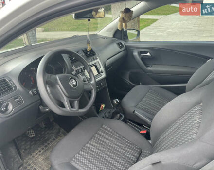 Белый Фольксваген Поло, объемом двигателя 1.2 л и пробегом 200 тыс. км за 6300 $, фото 4 на Automoto.ua