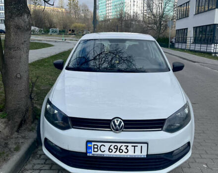 Белый Фольксваген Поло, объемом двигателя 1.2 л и пробегом 200 тыс. км за 6300 $, фото 1 на Automoto.ua