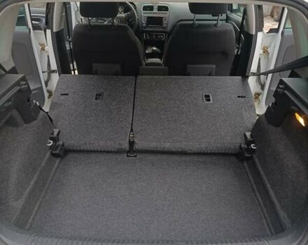 Білий Фольксваген Поло, об'ємом двигуна 1.42 л та пробігом 215 тис. км за 10000 $, фото 19 на Automoto.ua