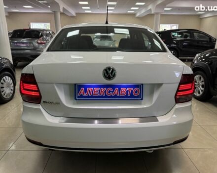 Фольксваген Поло 2017 в Кропивницком (Кировограде) на Automoto.ua Белый Фольксваген Поло, объемом двигателя 1.6 л и пробегом 138 тыс. км за 8800 $, фото 6 на Automoto.ua