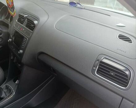 Білий Фольксваген Поло, об'ємом двигуна 1.42 л та пробігом 215 тис. км за 10000 $, фото 5 на Automoto.ua