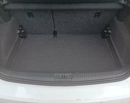 Білий Фольксваген Поло, об'ємом двигуна 1.42 л та пробігом 215 тис. км за 10000 $, фото 15 на Automoto.ua