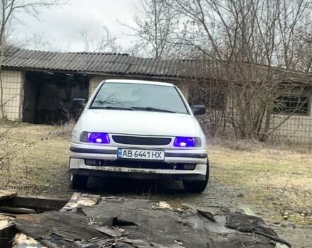 Белый Фольксваген Поло, объемом двигателя 1.6 л и пробегом 250 тыс. км за 1400 $, фото 1 на Automoto.ua