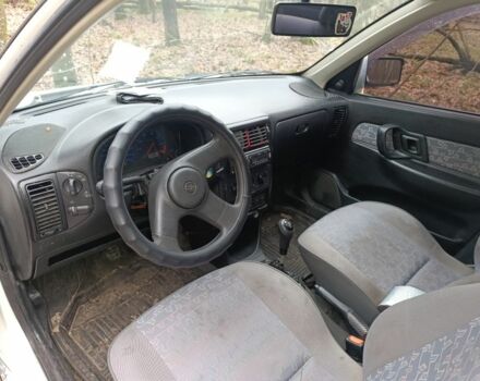 Белый Фольксваген Поло, объемом двигателя 1.6 л и пробегом 250 тыс. км за 951 $, фото 5 на Automoto.ua