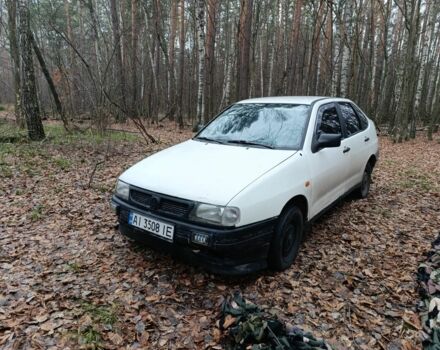 Белый Фольксваген Поло, объемом двигателя 1.6 л и пробегом 250 тыс. км за 951 $, фото 1 на Automoto.ua