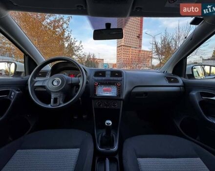 Білий Фольксваген Поло, об'ємом двигуна 1.6 л та пробігом 134 тис. км за 7400 $, фото 9 на Automoto.ua