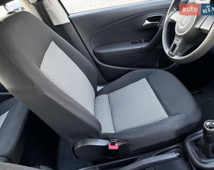 Білий Фольксваген Поло, об'ємом двигуна 1.6 л та пробігом 134 тис. км за 7400 $, фото 12 на Automoto.ua