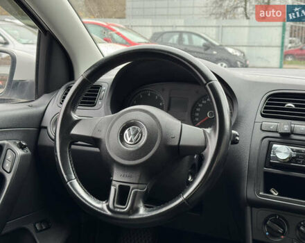 Белый Фольксваген Поло, объемом двигателя 1.6 л и пробегом 202 тыс. км за 5500 $, фото 15 на Automoto.ua