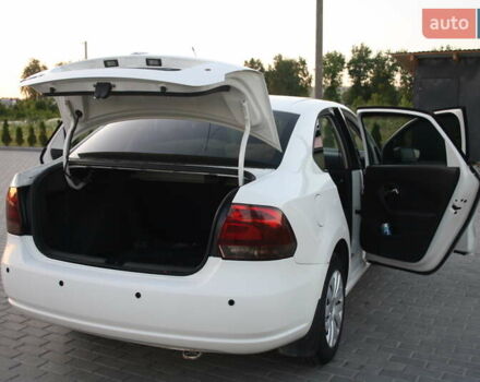 Белый Фольксваген Поло, объемом двигателя 1.6 л и пробегом 244 тыс. км за 6100 $, фото 6 на Automoto.ua