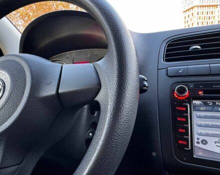 Белый Фольксваген Поло, объемом двигателя 1.6 л и пробегом 134 тыс. км за 7400 $, фото 18 на Automoto.ua