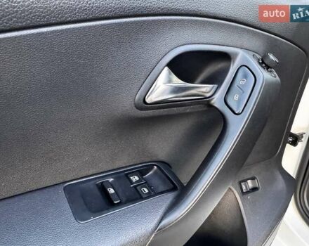 Білий Фольксваген Поло, об'ємом двигуна 1.6 л та пробігом 134 тис. км за 7400 $, фото 14 на Automoto.ua