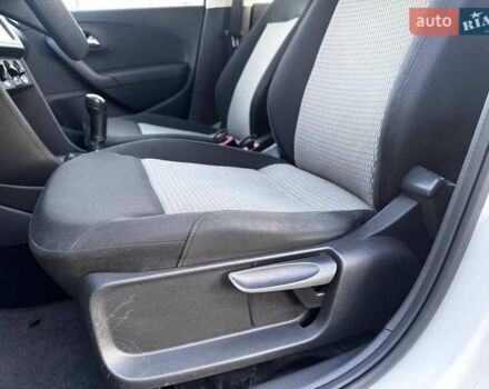 Білий Фольксваген Поло, об'ємом двигуна 1.6 л та пробігом 134 тис. км за 7400 $, фото 13 на Automoto.ua