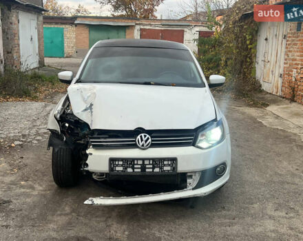 Белый Фольксваген Поло, объемом двигателя 1.6 л и пробегом 220 тыс. км за 3550 $, фото 1 на Automoto.ua