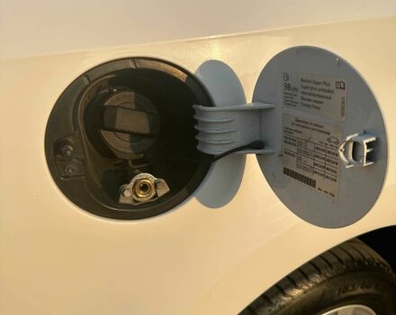 Белый Фольксваген Поло, объемом двигателя 1.6 л и пробегом 164 тыс. км за 9000 $, фото 23 на Automoto.ua