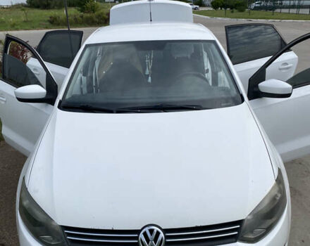 Белый Фольксваген Поло, объемом двигателя 1.6 л и пробегом 350 тыс. км за 5499 $, фото 1 на Automoto.ua