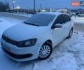 Белый Фольксваген Поло, объемом двигателя 1.6 л и пробегом 250 тыс. км за 5000 $, фото 1 на Automoto.ua