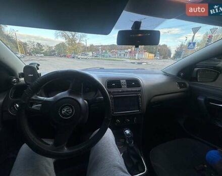 Фольксваген Поло 2012 в Кропивницком (Кировограде) на Automoto.ua Белый Фольксваген Поло, объемом двигателя 1.6 л и пробегом 215 тыс. км за 5300 $, фото 6 на Automoto.ua