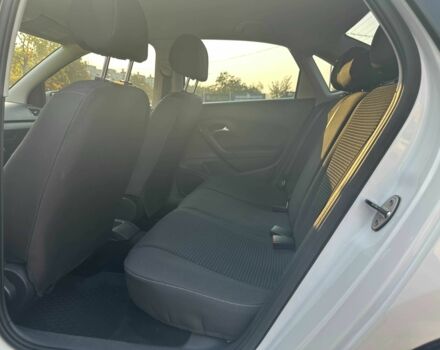 Белый Фольксваген Поло, объемом двигателя 1.6 л и пробегом 164 тыс. км за 9000 $, фото 13 на Automoto.ua