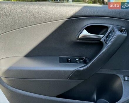 Белый Фольксваген Поло, объемом двигателя 1.6 л и пробегом 96 тыс. км за 6000 $, фото 3 на Automoto.ua