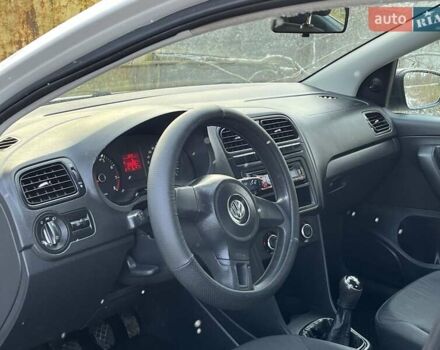 Белый Фольксваген Поло, объемом двигателя 1.6 л и пробегом 254 тыс. км за 5300 $, фото 14 на Automoto.ua