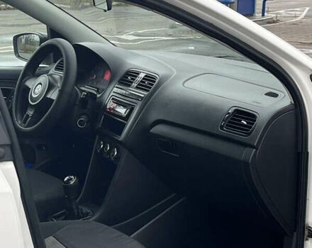 Белый Фольксваген Поло, объемом двигателя 1.6 л и пробегом 254 тыс. км за 4800 $, фото 9 на Automoto.ua