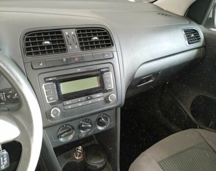 Белый Фольксваген Поло, объемом двигателя 1.6 л и пробегом 60 тыс. км за 8100 $, фото 4 на Automoto.ua