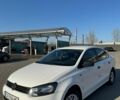 Белый Фольксваген Поло, объемом двигателя 1.6 л и пробегом 250 тыс. км за 5300 $, фото 1 на Automoto.ua
