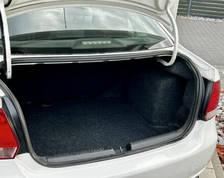 Белый Фольксваген Поло, объемом двигателя 1.6 л и пробегом 174 тыс. км за 5999 $, фото 11 на Automoto.ua