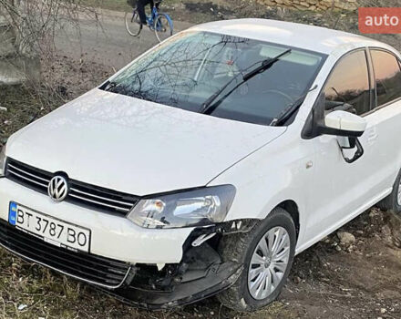 Белый Фольксваген Поло, объемом двигателя 1.6 л и пробегом 140 тыс. км за 2550 $, фото 1 на Automoto.ua