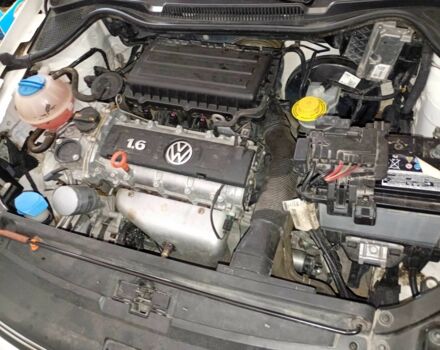 Белый Фольксваген Поло, объемом двигателя 1.6 л и пробегом 60 тыс. км за 8100 $, фото 2 на Automoto.ua