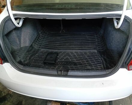 Белый Фольксваген Поло, объемом двигателя 1.6 л и пробегом 60 тыс. км за 8100 $, фото 6 на Automoto.ua