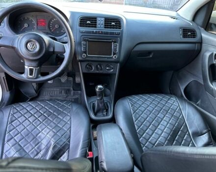 Белый Фольксваген Поло, объемом двигателя 1.6 л и пробегом 369 тыс. км за 5000 $, фото 6 на Automoto.ua