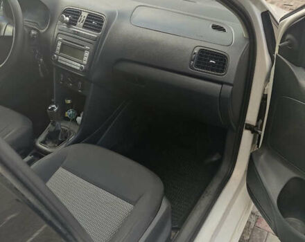 Белый Фольксваген Поло, объемом двигателя 1.6 л и пробегом 218 тыс. км за 5500 $, фото 7 на Automoto.ua