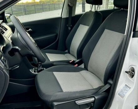 Белый Фольксваген Поло, объемом двигателя 1.6 л и пробегом 174 тыс. км за 5999 $, фото 6 на Automoto.ua