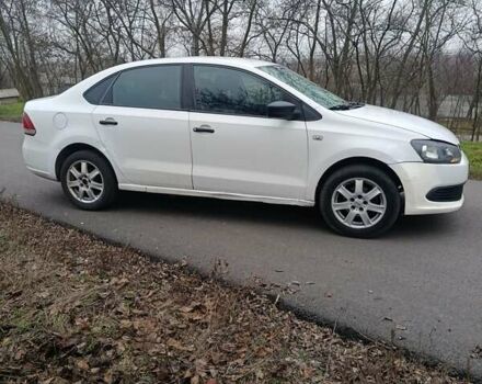 Белый Фольксваген Поло, объемом двигателя 1.6 л и пробегом 400 тыс. км за 3499 $, фото 2 на Automoto.ua