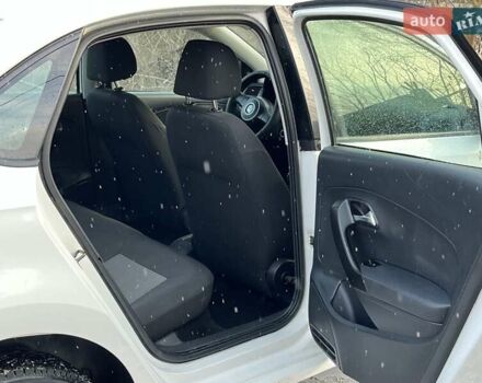 Белый Фольксваген Поло, объемом двигателя 1.6 л и пробегом 254 тыс. км за 5300 $, фото 18 на Automoto.ua