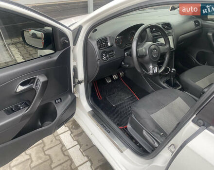 Белый Фольксваген Поло, объемом двигателя 1.6 л и пробегом 250 тыс. км за 5500 $, фото 12 на Automoto.ua