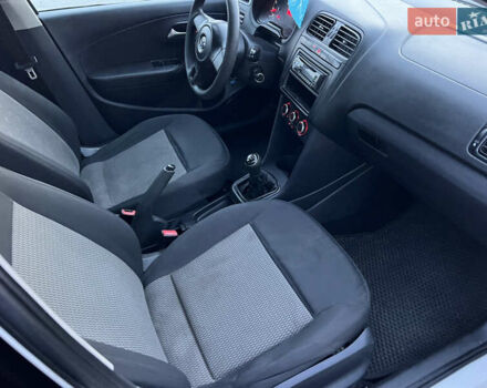 Белый Фольксваген Поло, объемом двигателя 1.6 л и пробегом 253 тыс. км за 3650 $, фото 5 на Automoto.ua