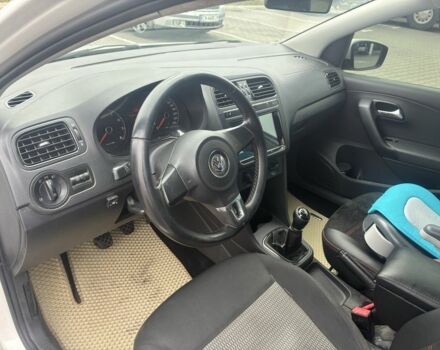 Белый Фольксваген Поло, объемом двигателя 1.6 л и пробегом 240 тыс. км за 6555 $, фото 9 на Automoto.ua