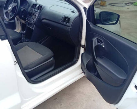 Білий Фольксваген Поло, об'ємом двигуна 1.6 л та пробігом 330 тис. км за 4000 $, фото 11 на Automoto.ua