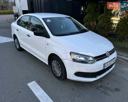 Белый Фольксваген Поло, объемом двигателя 1.6 л и пробегом 253 тыс. км за 3650 $, фото 4 на Automoto.ua
