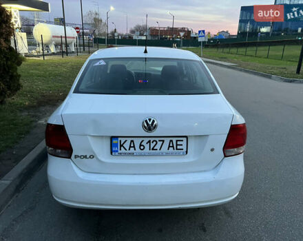 Белый Фольксваген Поло, объемом двигателя 1.6 л и пробегом 253 тыс. км за 3650 $, фото 1 на Automoto.ua