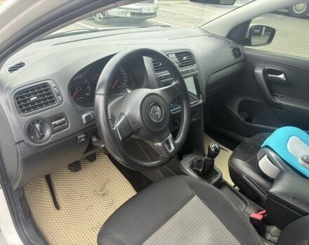 Белый Фольксваген Поло, объемом двигателя 1.6 л и пробегом 240 тыс. км за 6555 $, фото 7 на Automoto.ua