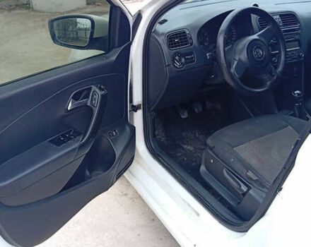 Білий Фольксваген Поло, об'ємом двигуна 1.6 л та пробігом 330 тис. км за 4000 $, фото 10 на Automoto.ua