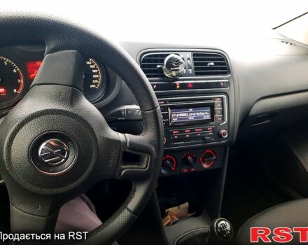 Белый Фольксваген Поло, объемом двигателя 1.6 л и пробегом 242 тыс. км за 6000 $, фото 2 на Automoto.ua